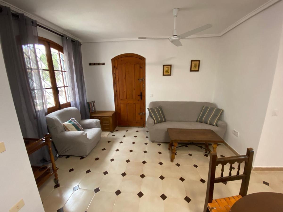 Orihuela Costa 2-Bedroom 1-Bath Renovated Vacation Rental On La Zenia Beach المظهر الخارجي الصورة