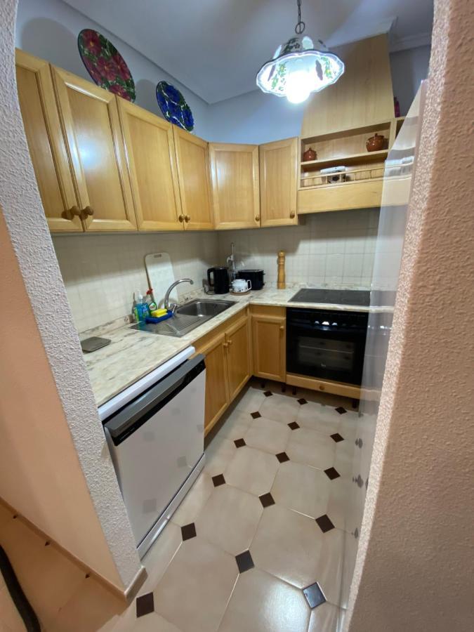 Orihuela Costa 2-Bedroom 1-Bath Renovated Vacation Rental On La Zenia Beach المظهر الخارجي الصورة