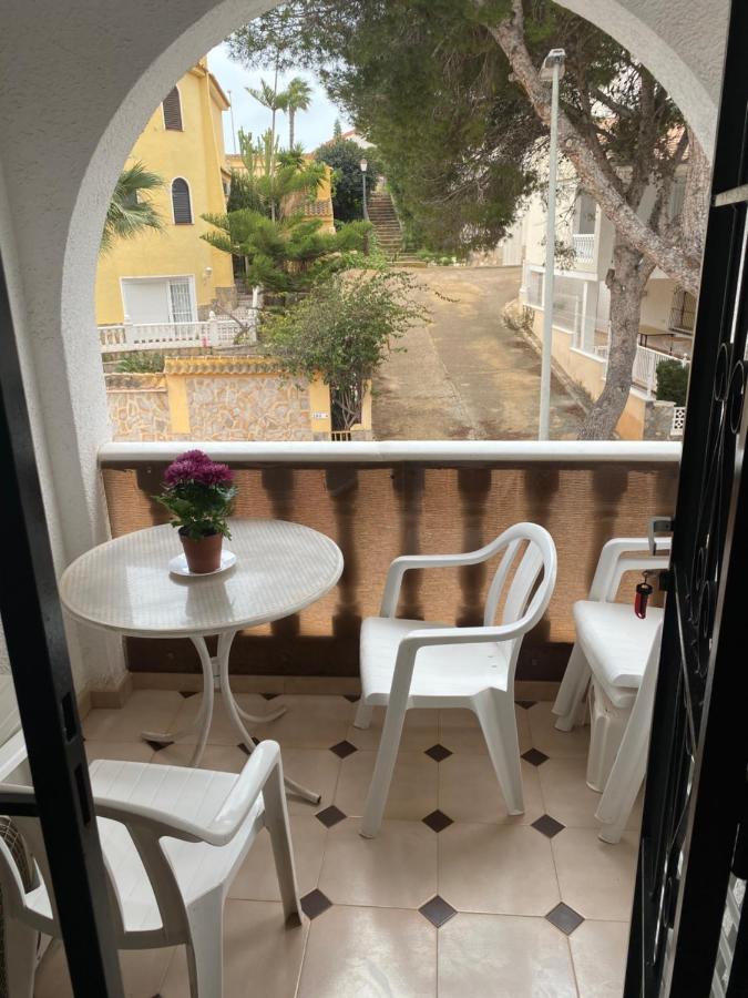 Orihuela Costa 2-Bedroom 1-Bath Renovated Vacation Rental On La Zenia Beach المظهر الخارجي الصورة