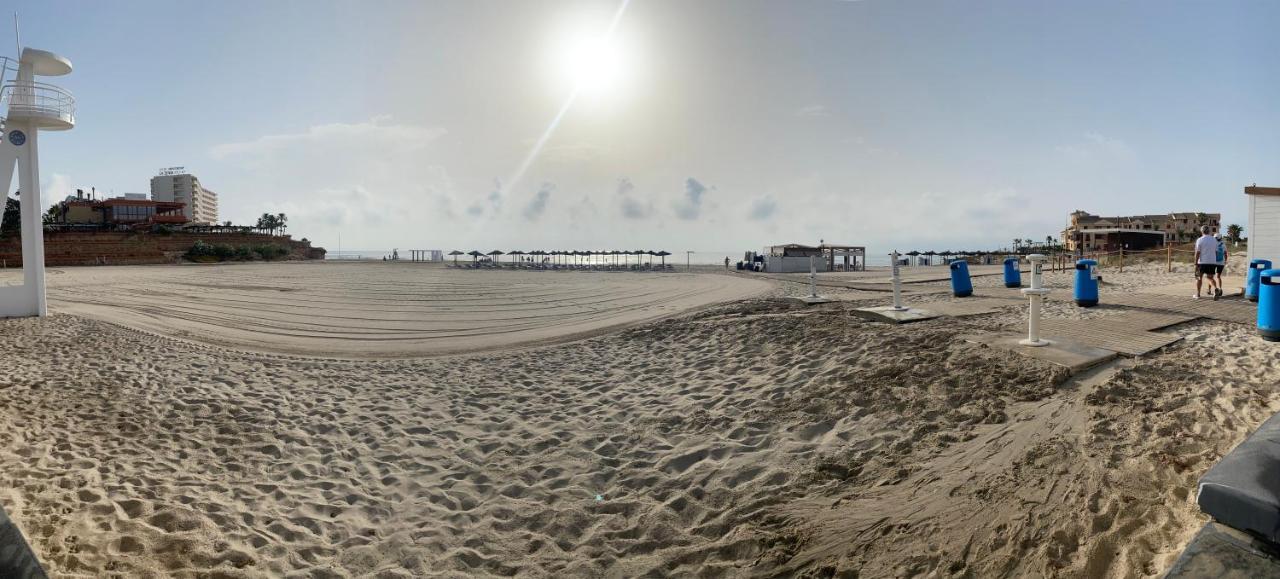 Orihuela Costa 2-Bedroom 1-Bath Renovated Vacation Rental On La Zenia Beach المظهر الخارجي الصورة